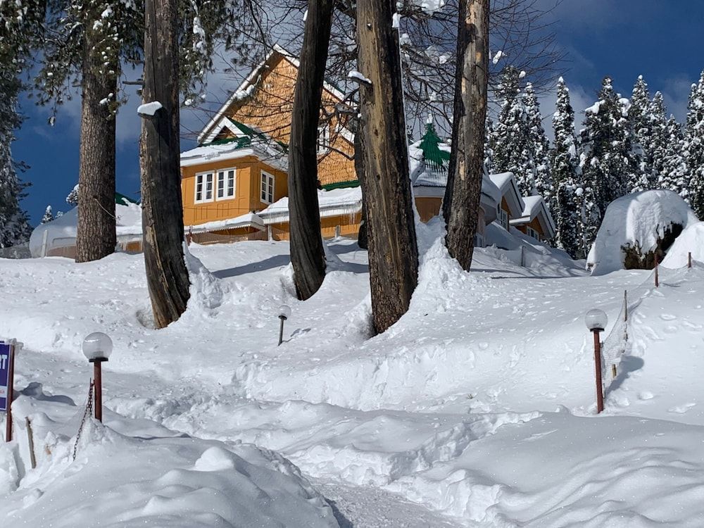 undefined Gulmarg Ski Hill Resort 8