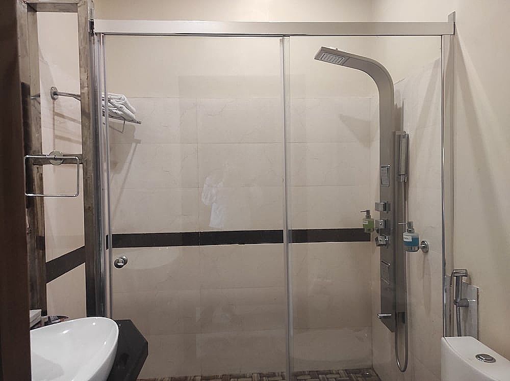 Chang's Resort Basic Room, 1 King Bed 9