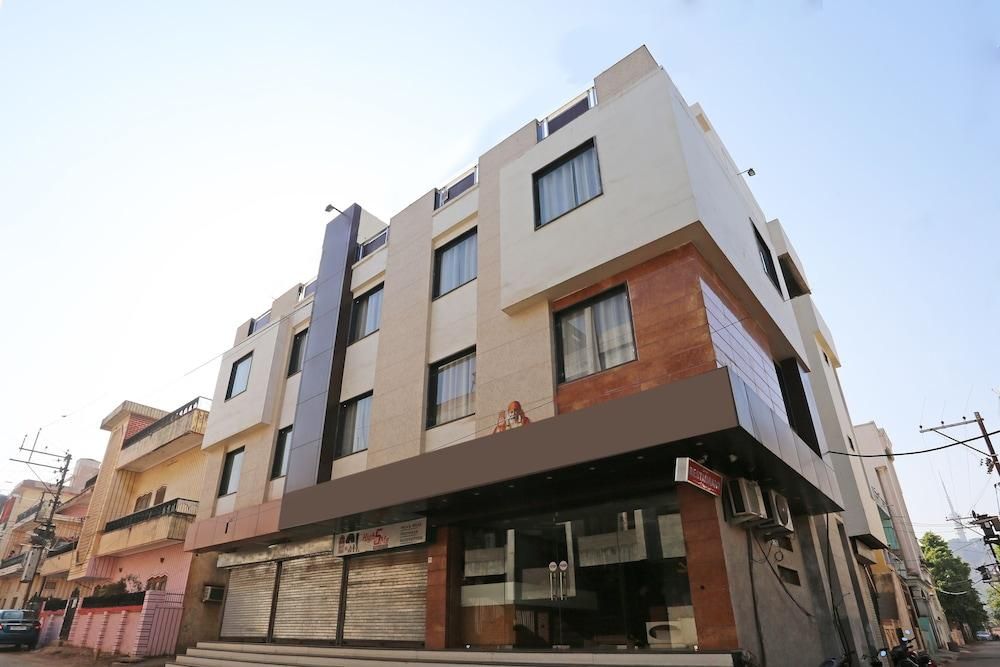 undefined FabHotel Nandgiri Palace 5