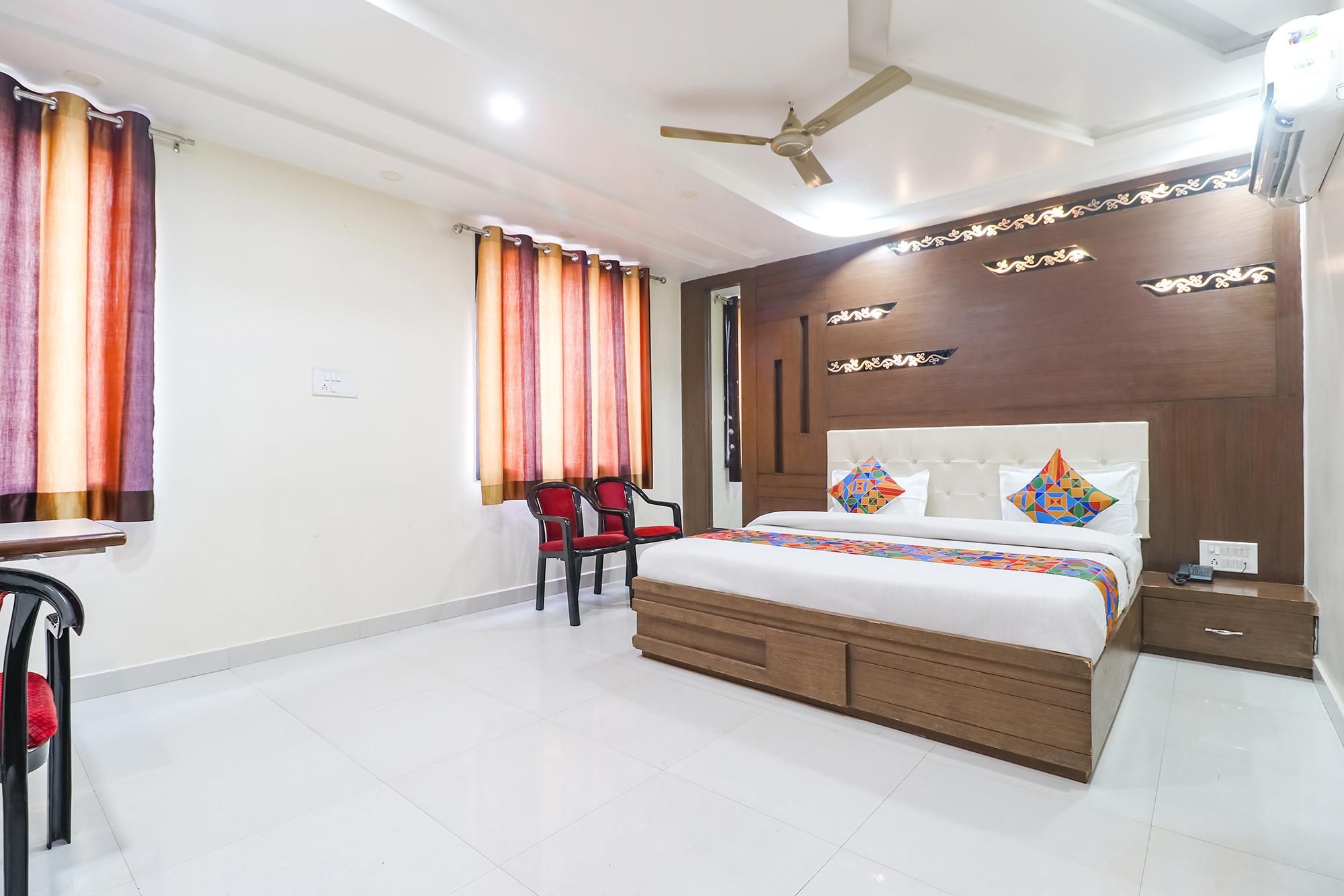 FabHotel Nandgiri Palace Deluxe Room 4