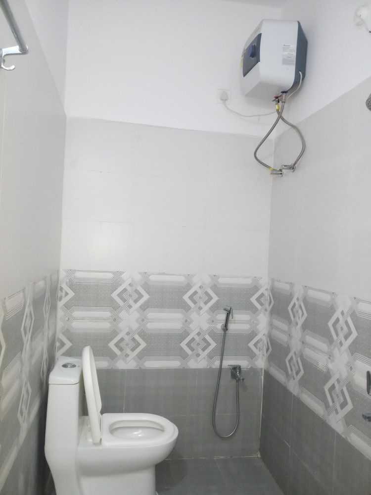 PPH Living Mayukha Grand Standard Double Room 3