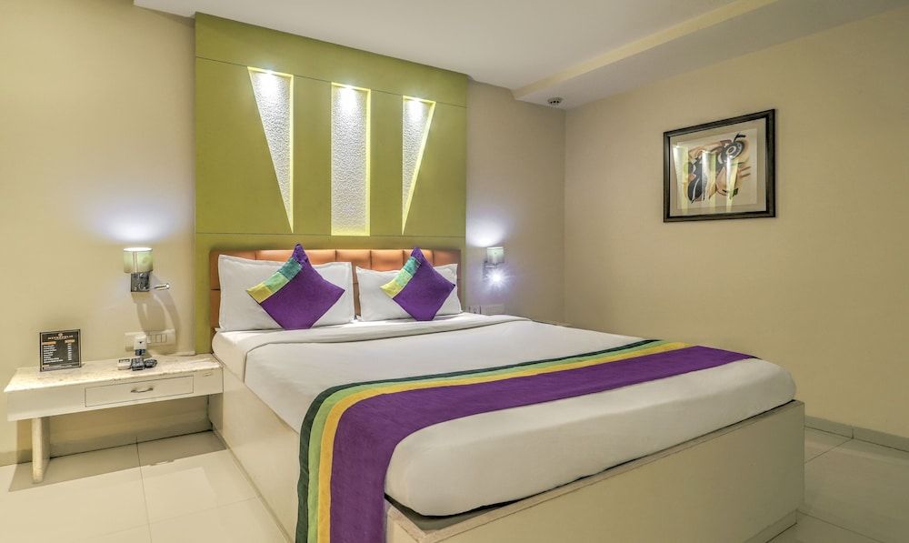 Treebo Tryst Metropolis Premium Double Room 4