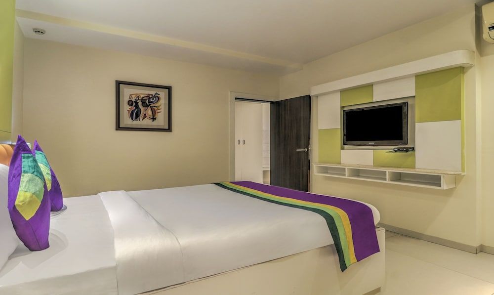 Treebo Tryst Metropolis Premium Double Room 6