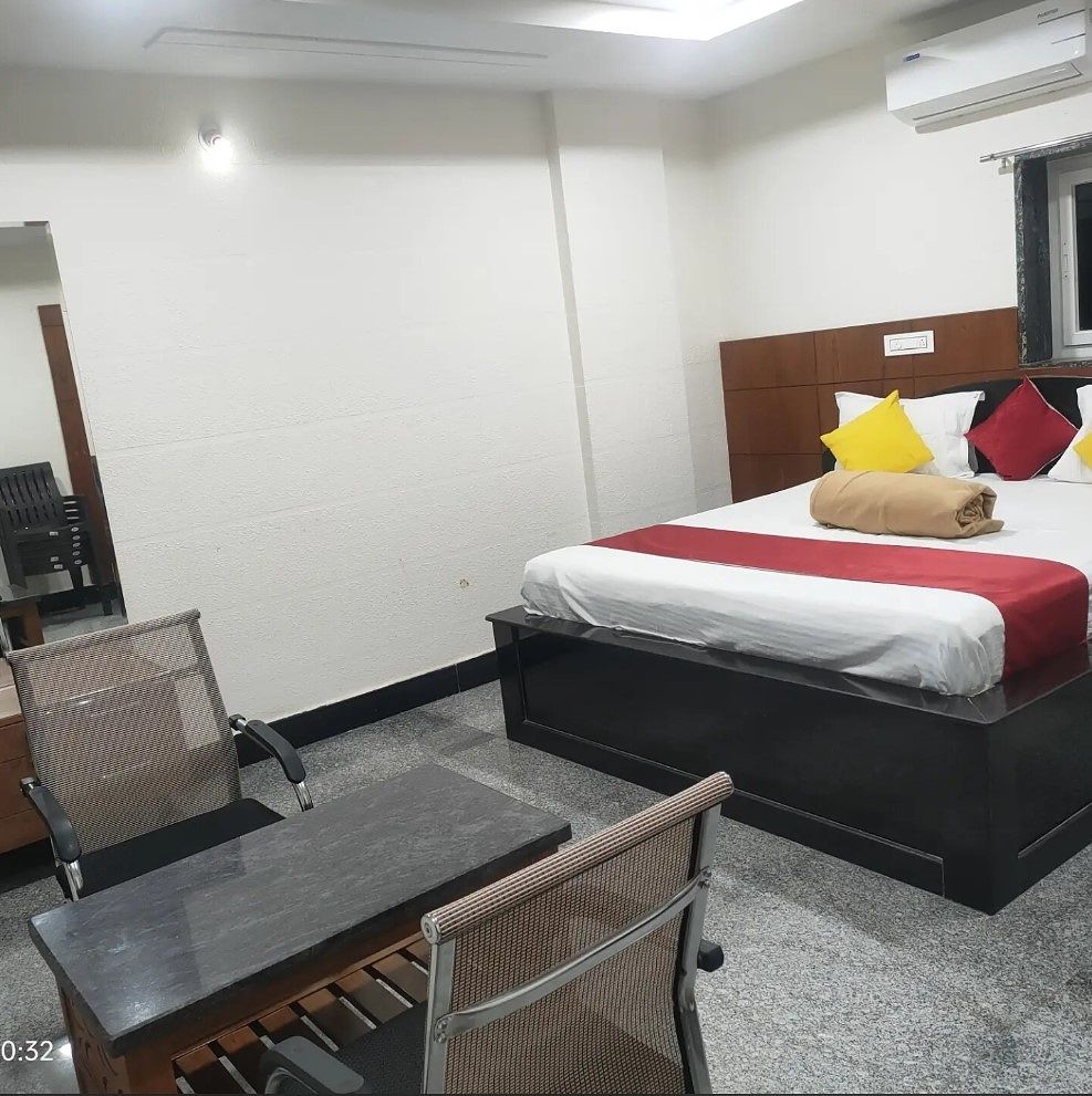 undefined Hotel New Maruthi Residency Inn 4