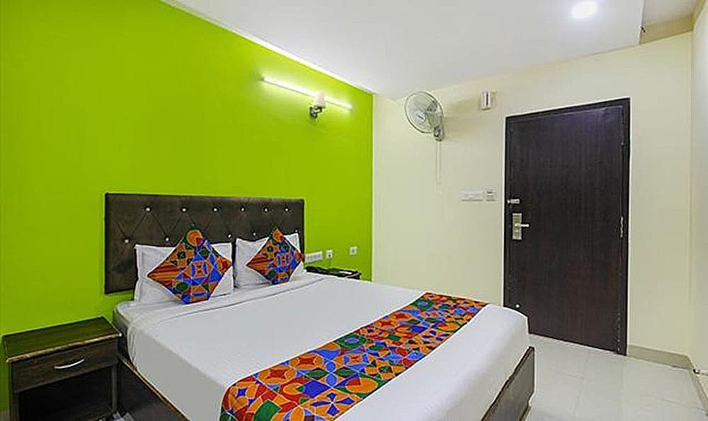 Fabhotel L Grand Deluxe Room