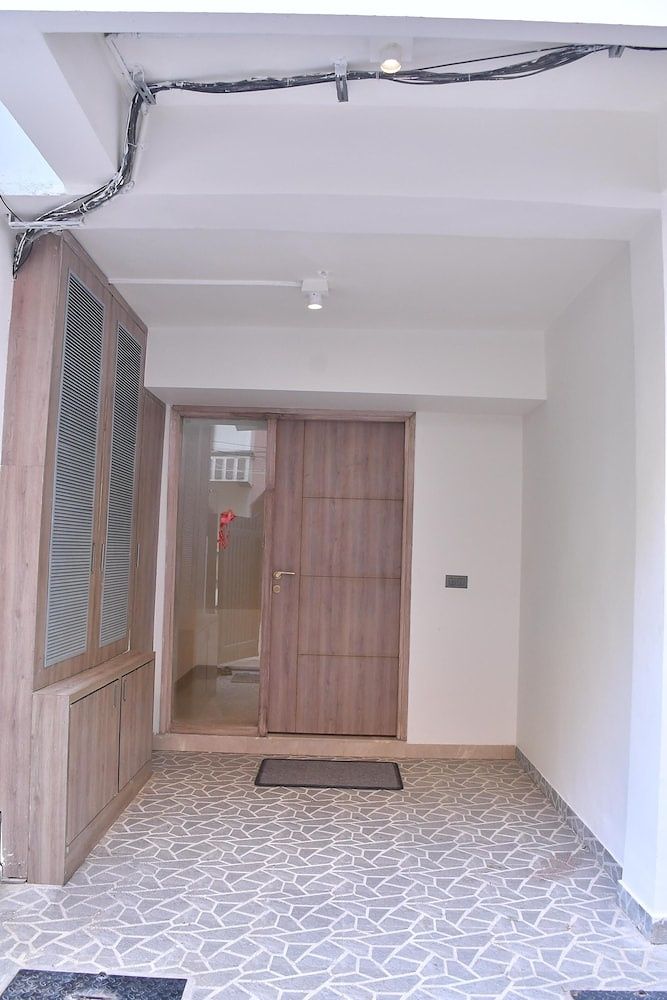 undefined Luxury House in Hyderabad With Chef and Driver 8