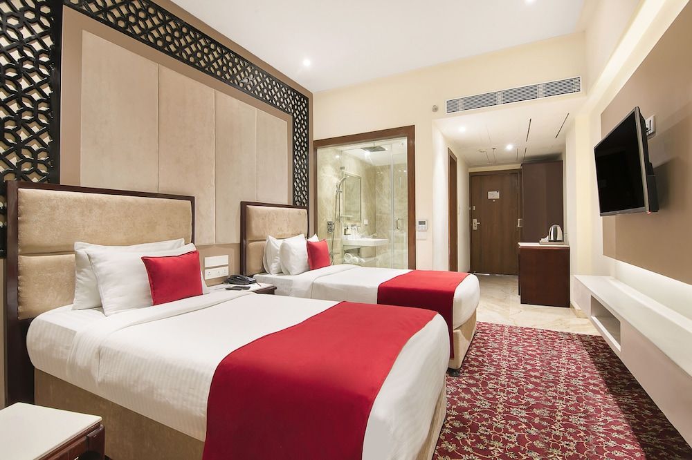HRJ Sarovar Portico Indore Deluxe Room, 2 Twin Beds 3