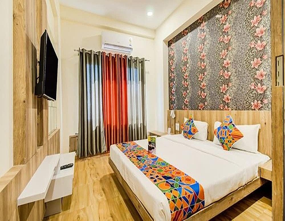 undefined Fabhotel Prime Om Epic 10