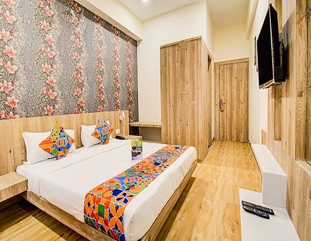 undefined Fabhotel Prime Om Epic 6