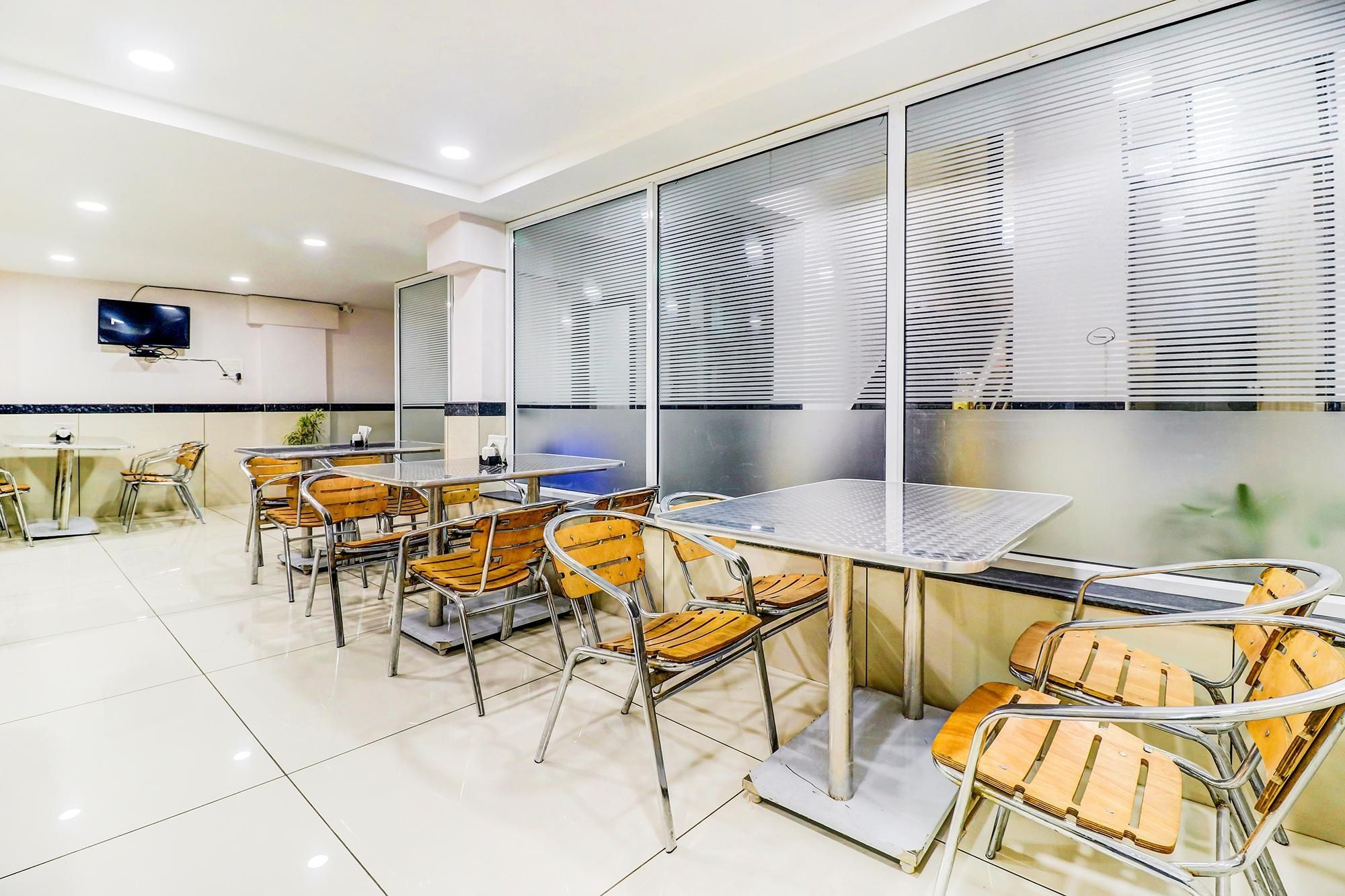 undefined Fabhotel Meera Palace 9
