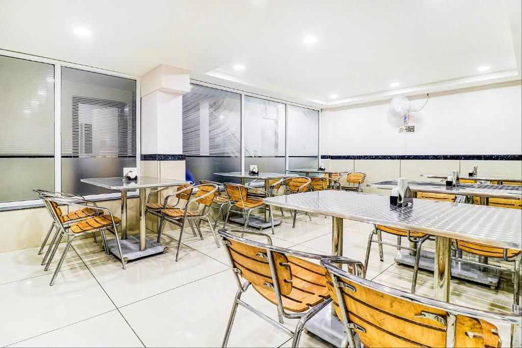 undefined Fabhotel Meera Palace 3