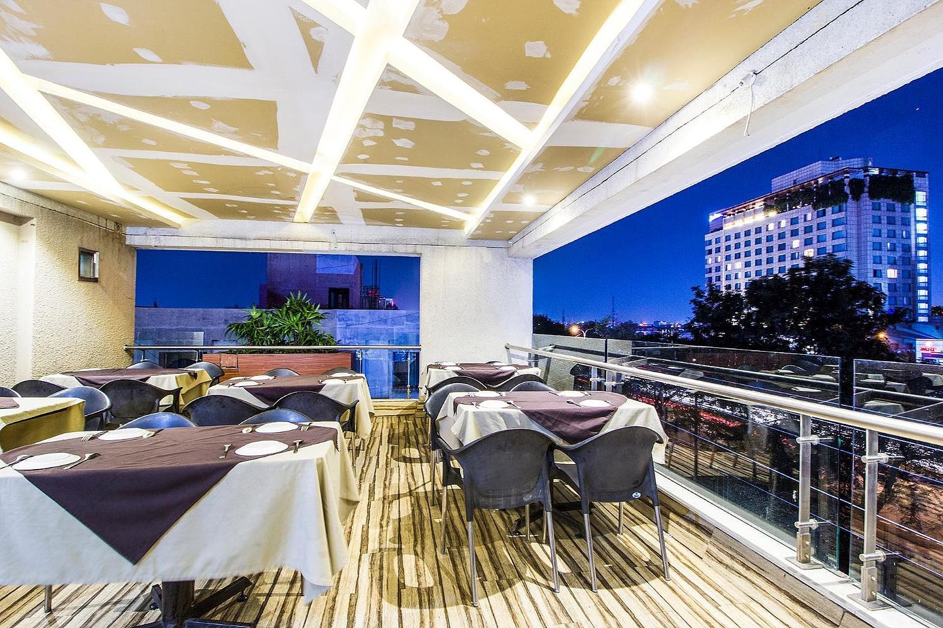 undefined Fabhotel Prime Avenue 8