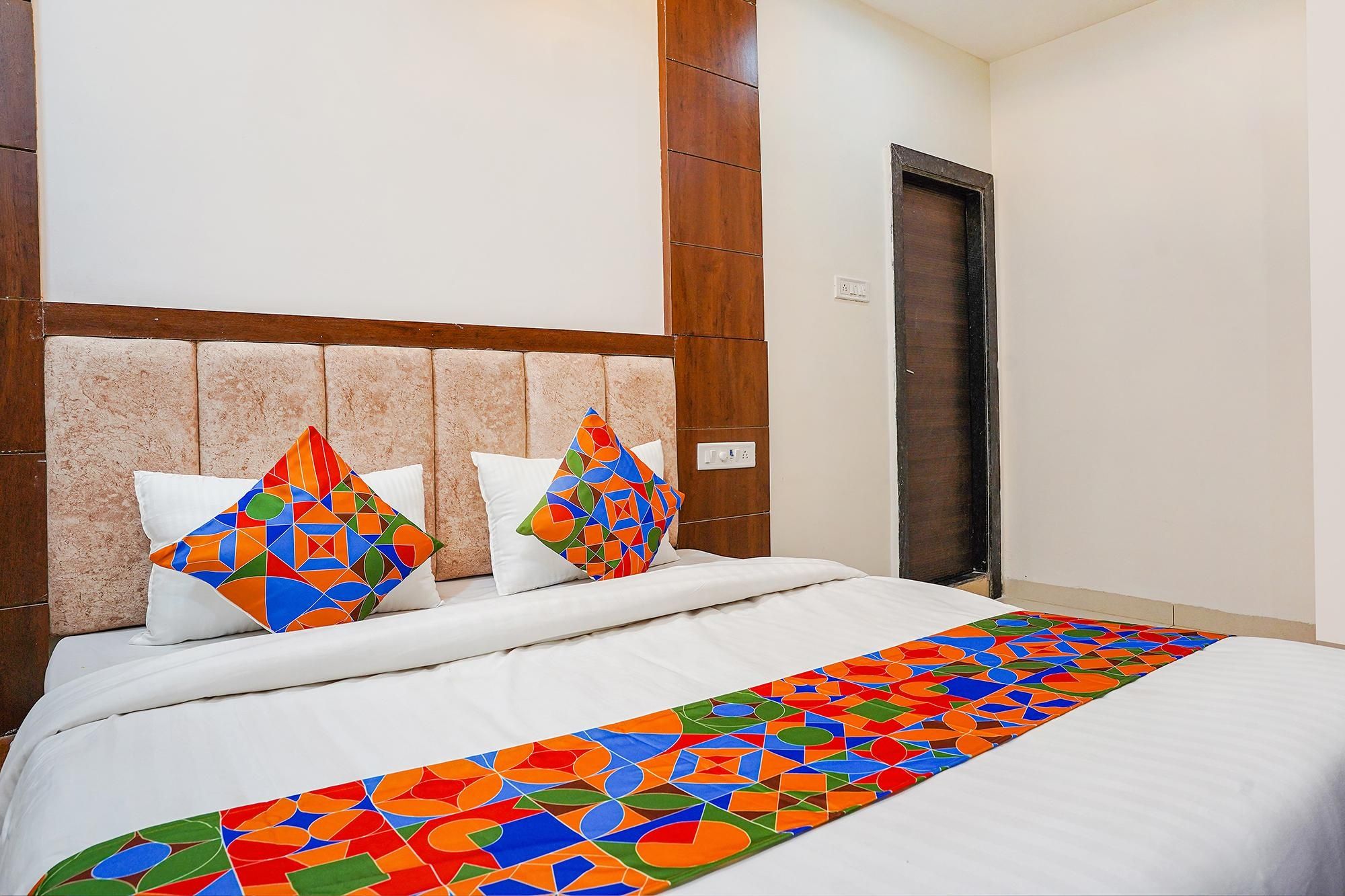 undefined FabHotel Coral 8
