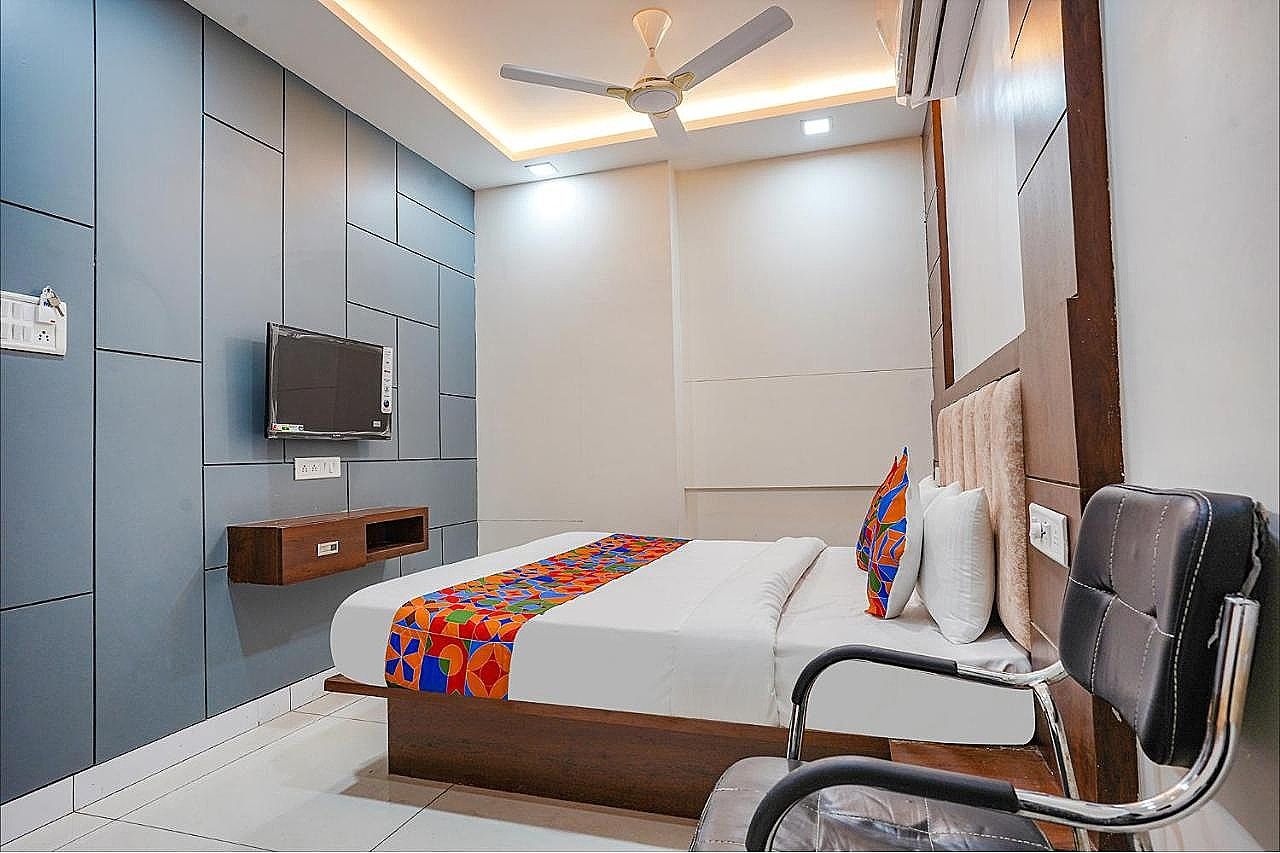 undefined FabHotel Coral 9