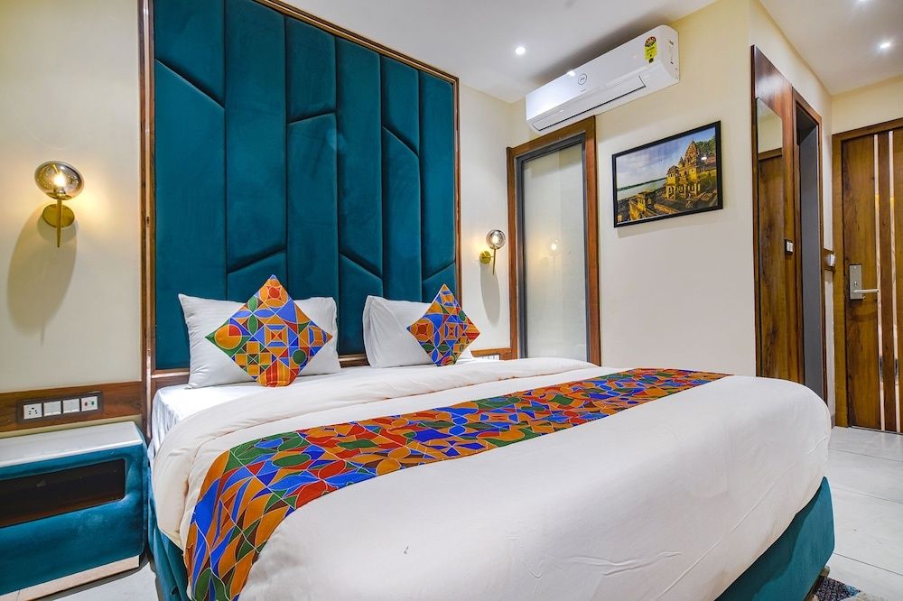 FabHotel Benchmark Deluxe Room 7