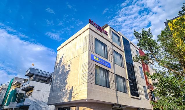 undefined FabHotel Benchmark 9