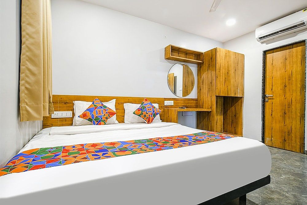 undefined Fabhotel Unity Landmark 9