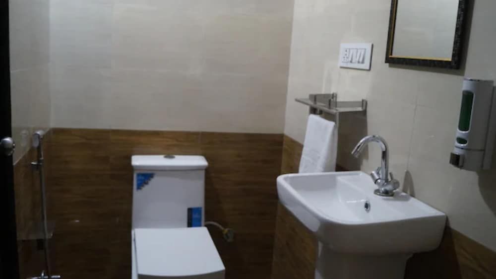 undefined Goroomgo K & K Jabalpur 5