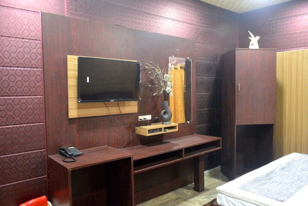 undefined Goroomgo Imperial Jabalpur 8