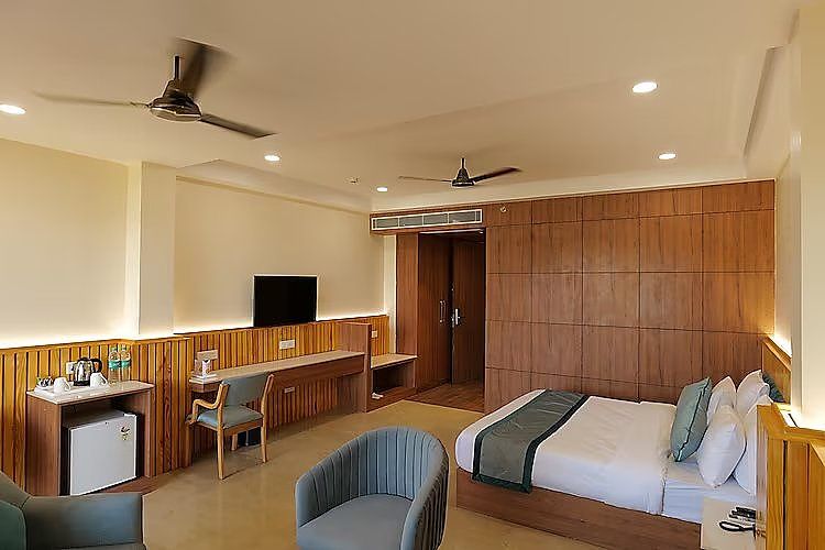 HOTEL HIGHWAY KING BAGRU King Double Room 2