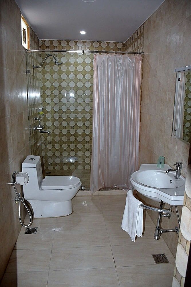 HOTEL THE OMAIRA Deluxe Double Room 2