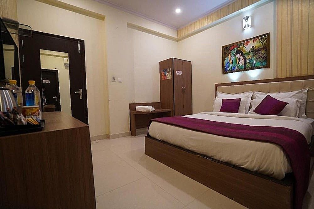 HOTEL THE OMAIRA Deluxe Double Room 8