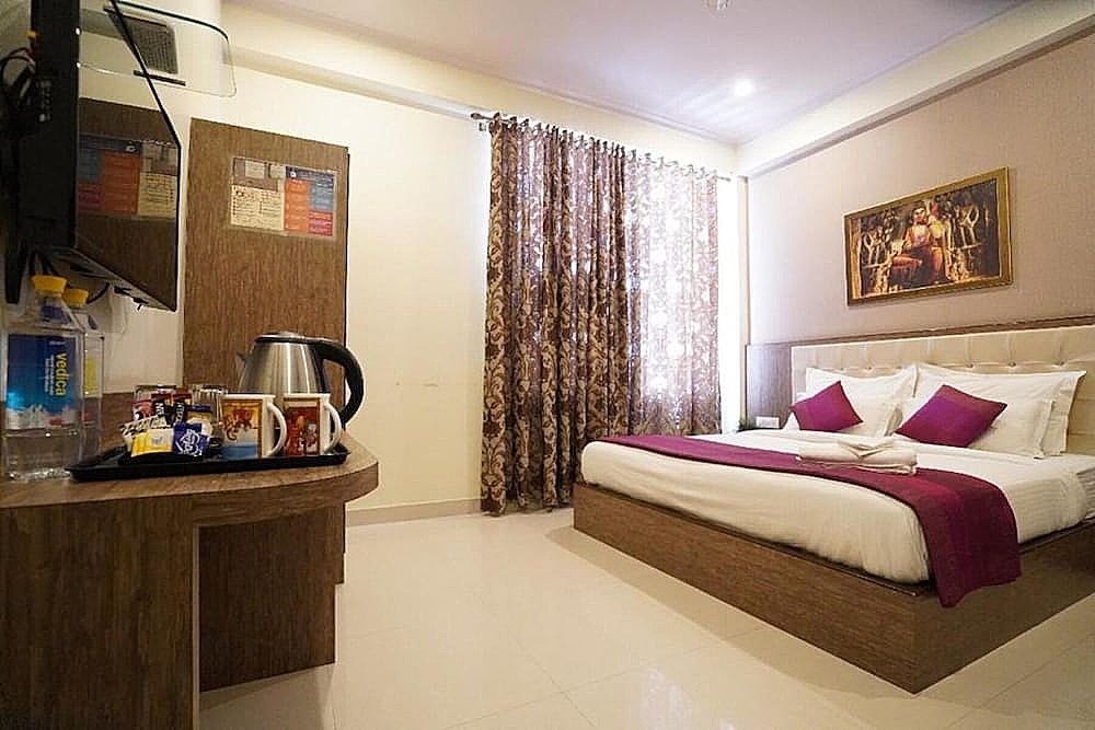 HOTEL THE OMAIRA Deluxe Double Room 3