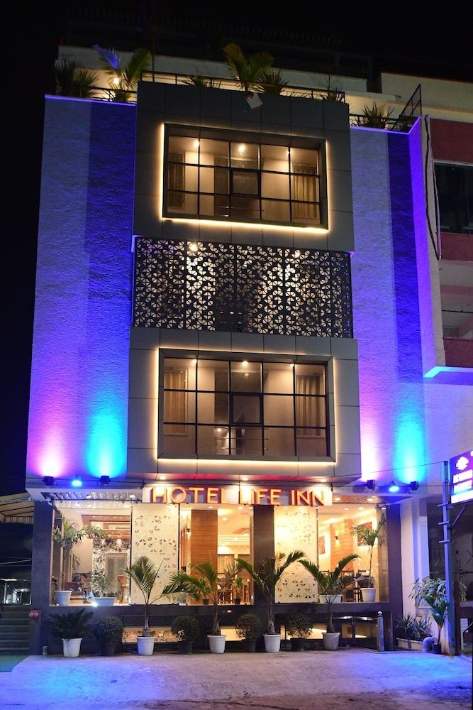 undefined Hotel Life Inn 6