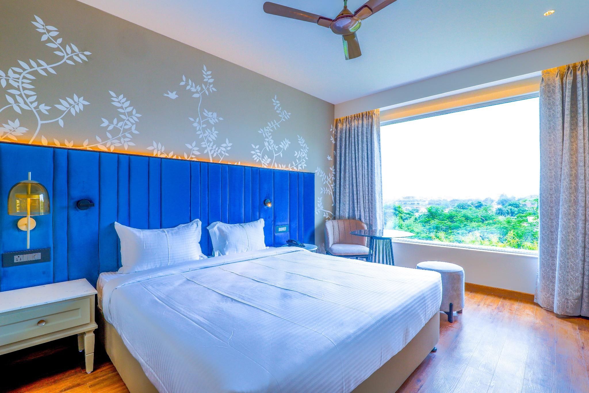 Deluxe Queen Room