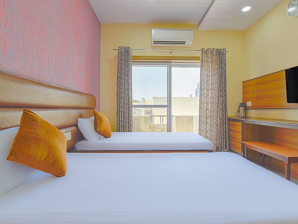 ANUVARAT VISHWA BHARTI SOCIETY Deluxe Room, 1 Double Bed, Balcony 7