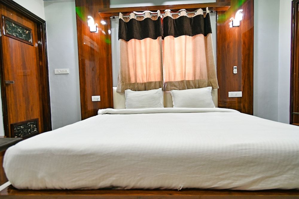 undefined FabHotel Sag Residency 8
