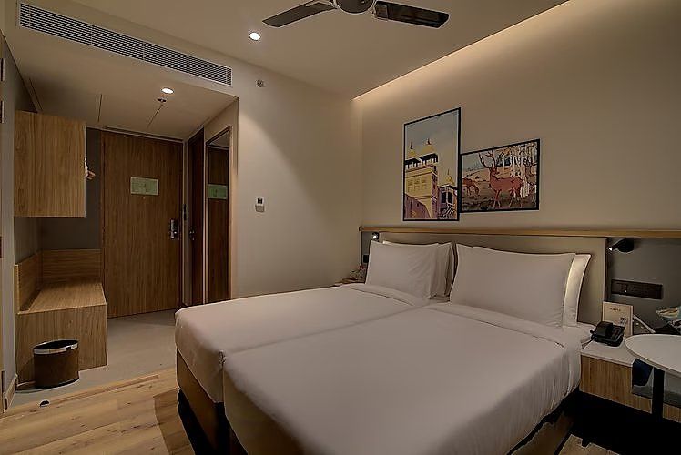 Deluxe Twin Room (2 single beds)