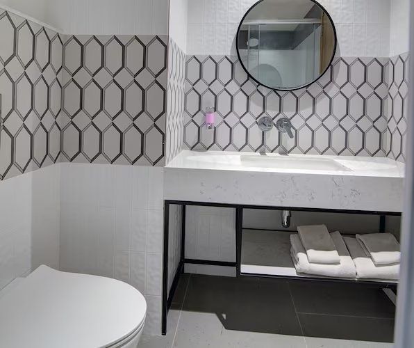 Deluxe Day Use Room 10 AM to 05 PM (check-in and check-out on same day)