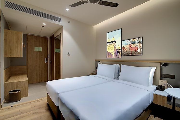 Deluxe Twin Room (2 single beds)