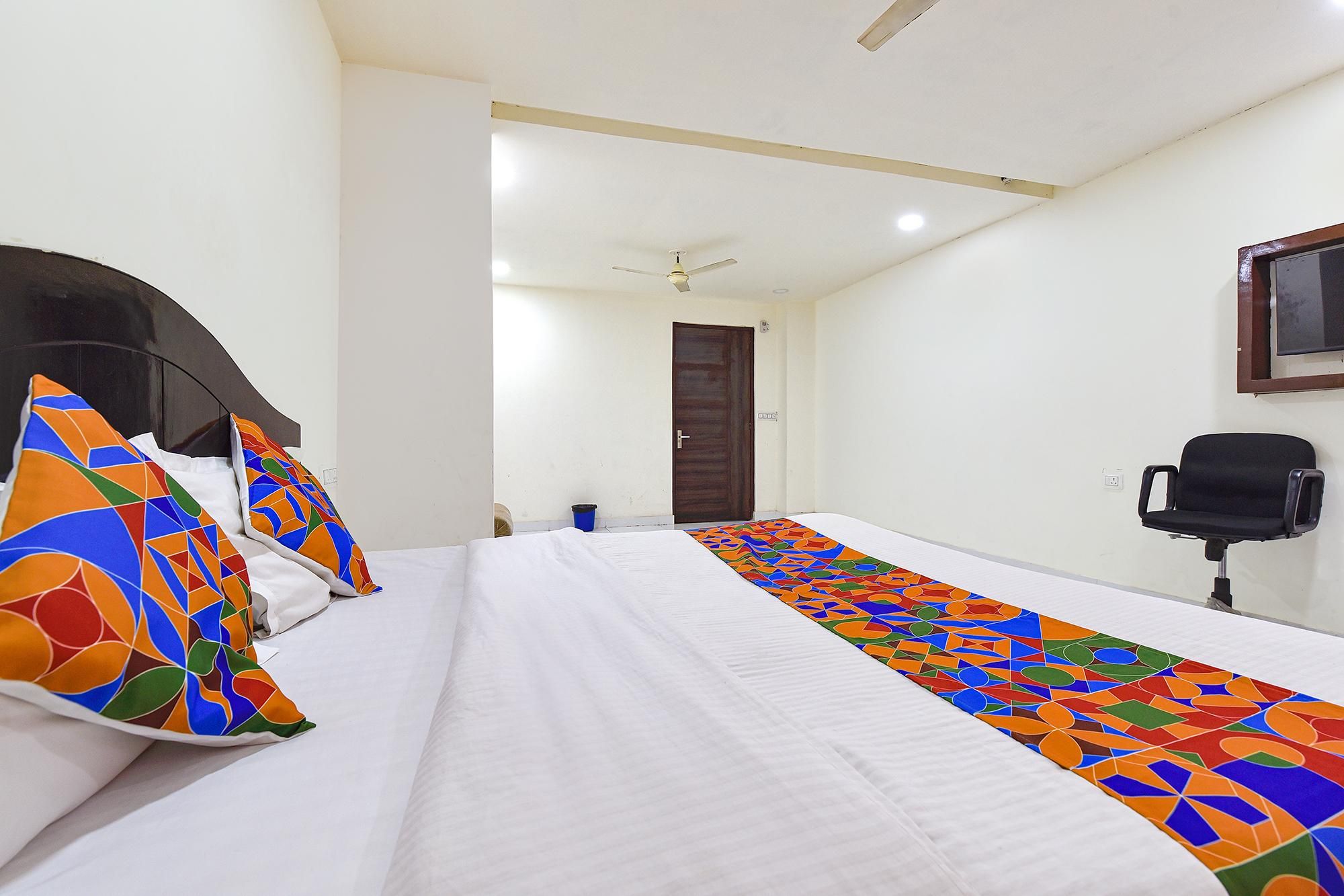 FabHotel Monark
