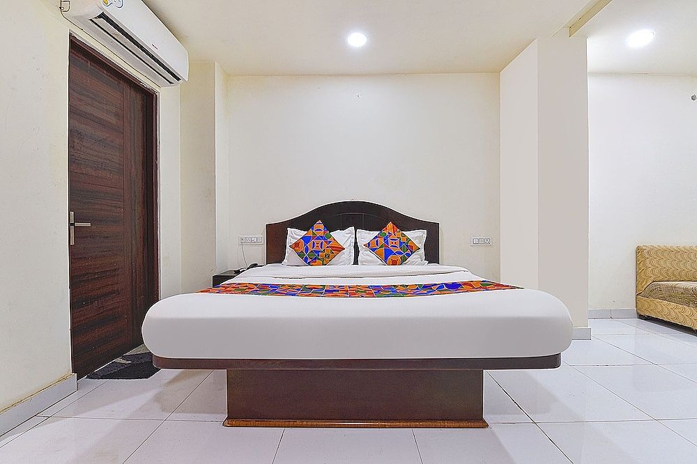 FabHotel Monark