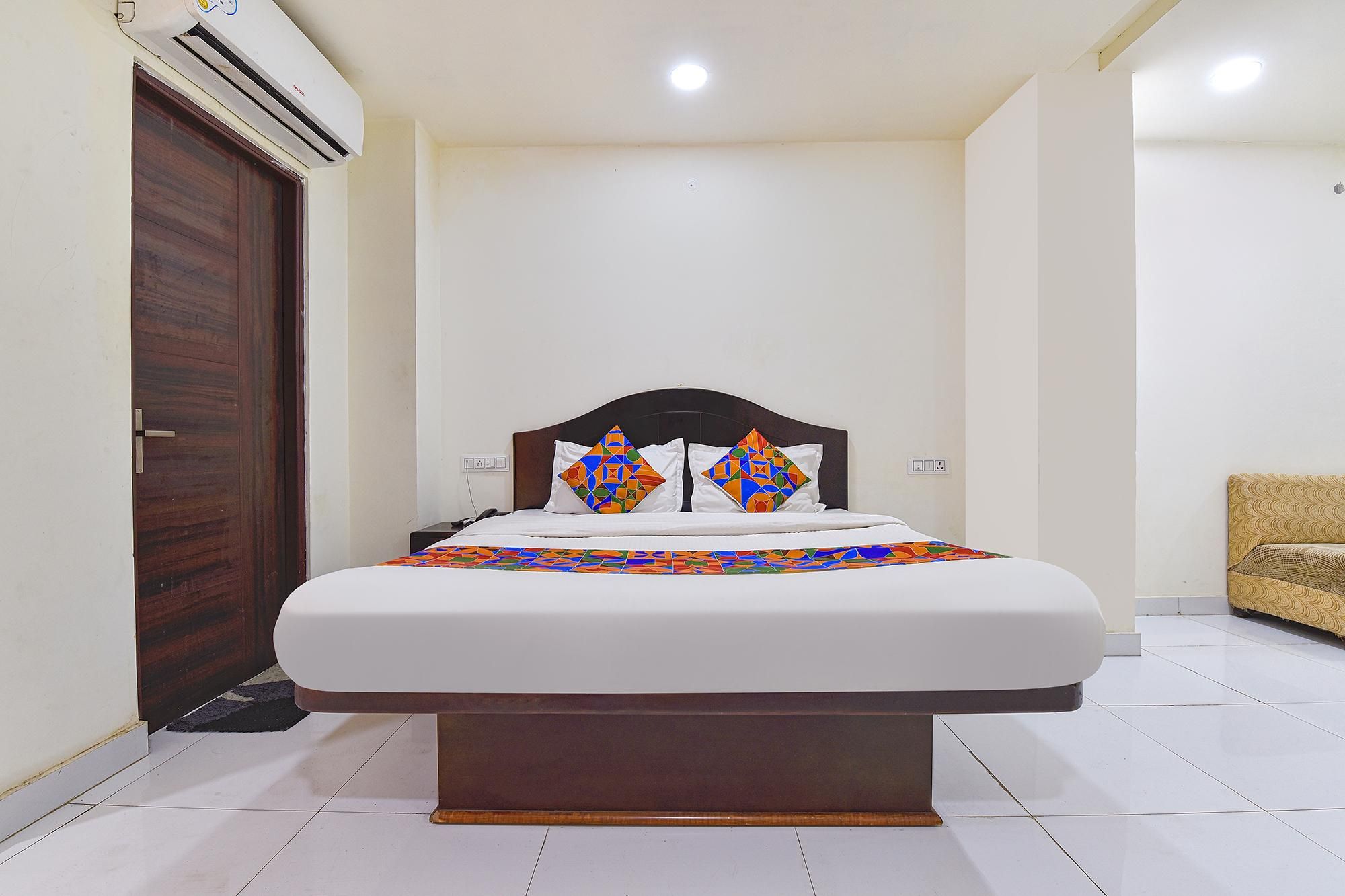 FabHotel Monark
