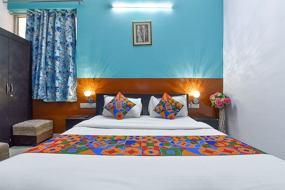  FabHotel Green Vista Malviya Nagar Deluxe Room 3