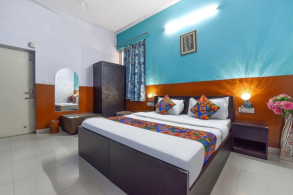  FabHotel Green Vista Malviya Nagar Deluxe Room 2