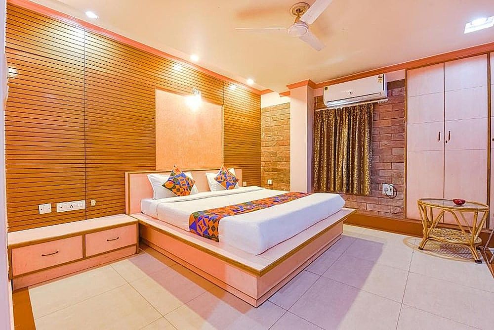  FabHotel Fly View Deluxe Room 3