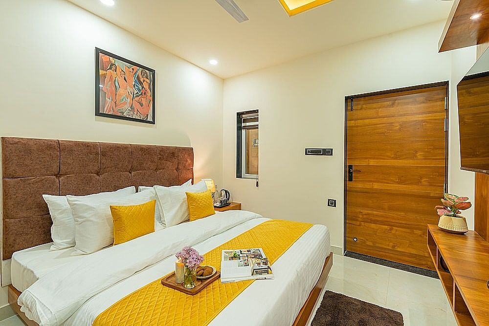 ArtBuzz Jaipur Deluxe Double Room 7
