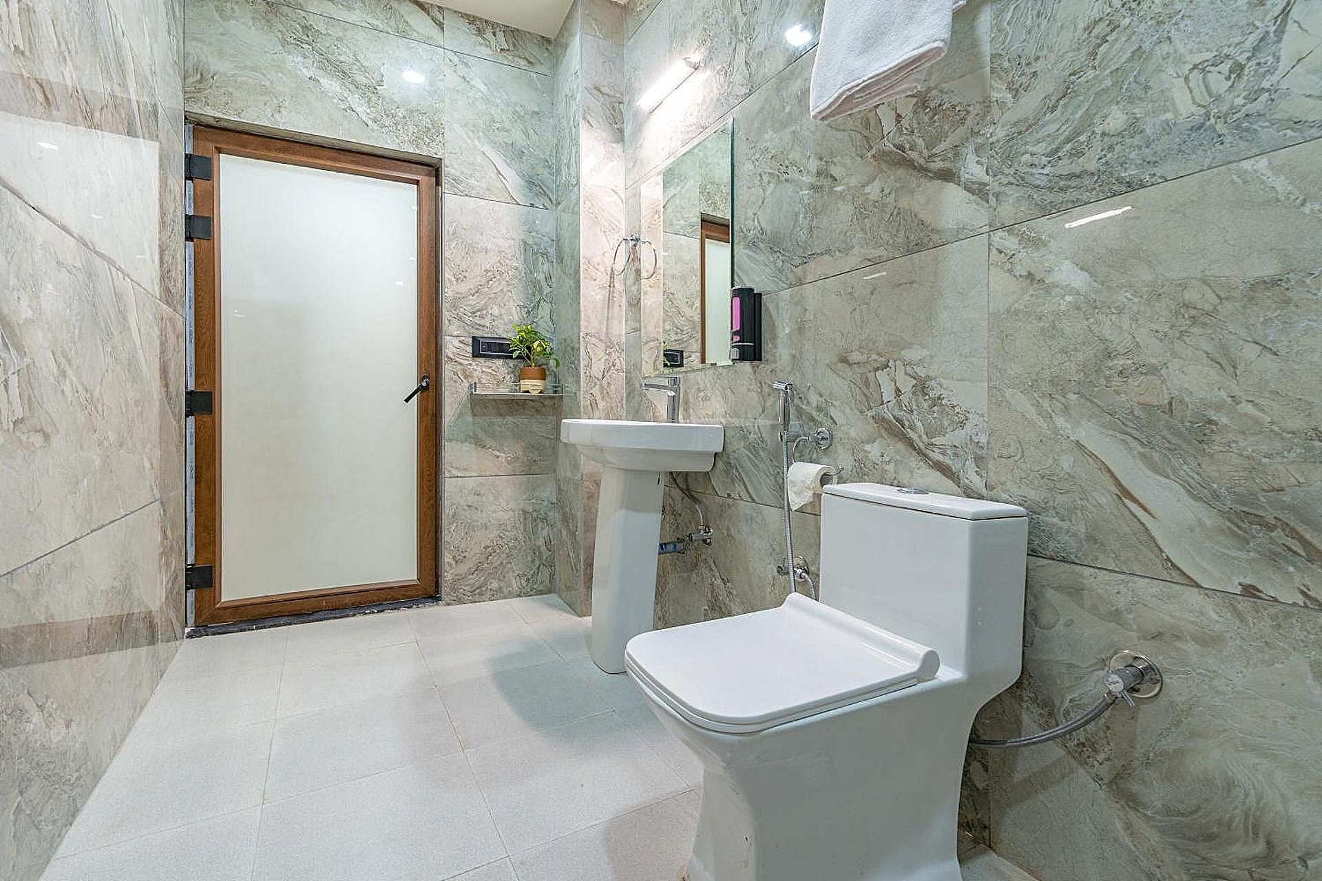 ArtBuzz Jaipur Deluxe Double Room 4