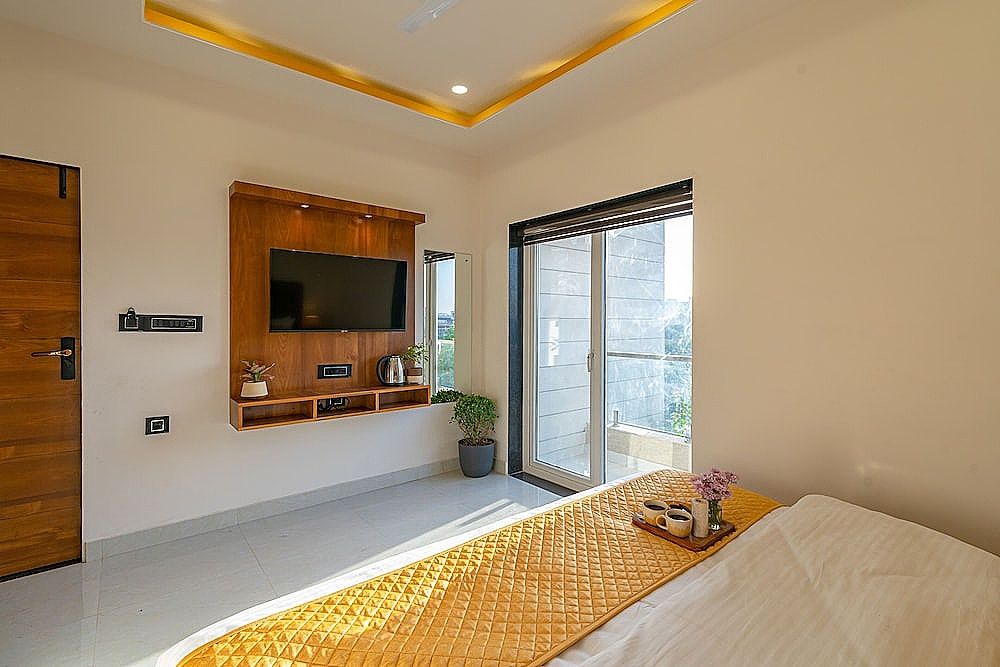 ArtBuzz Jaipur Deluxe Double Room 19