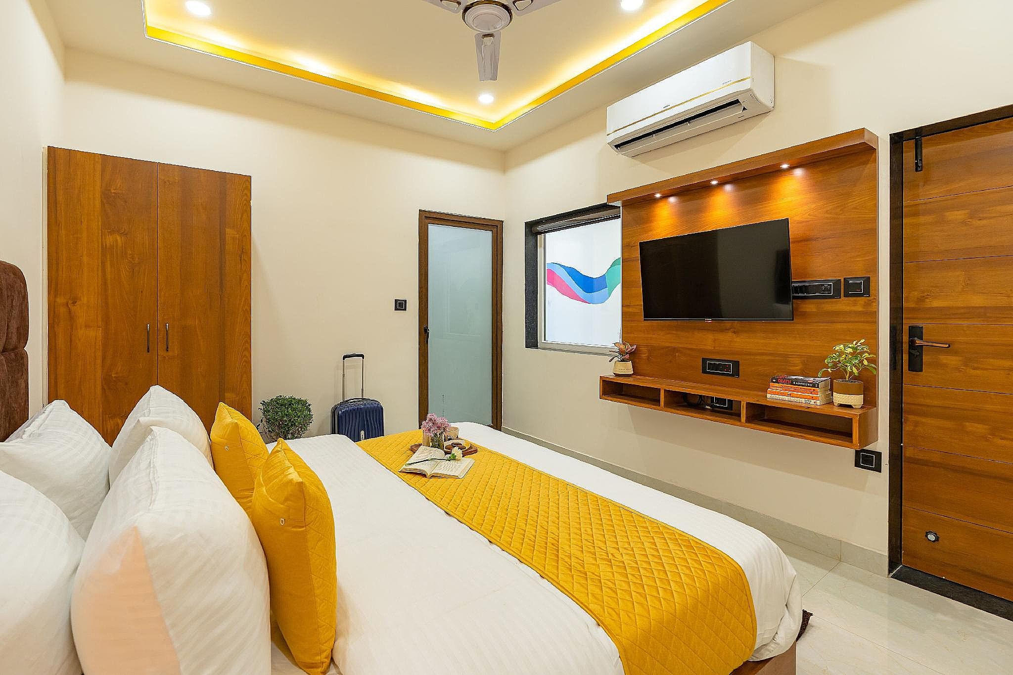 ArtBuzz Jaipur Deluxe Double Room 6
