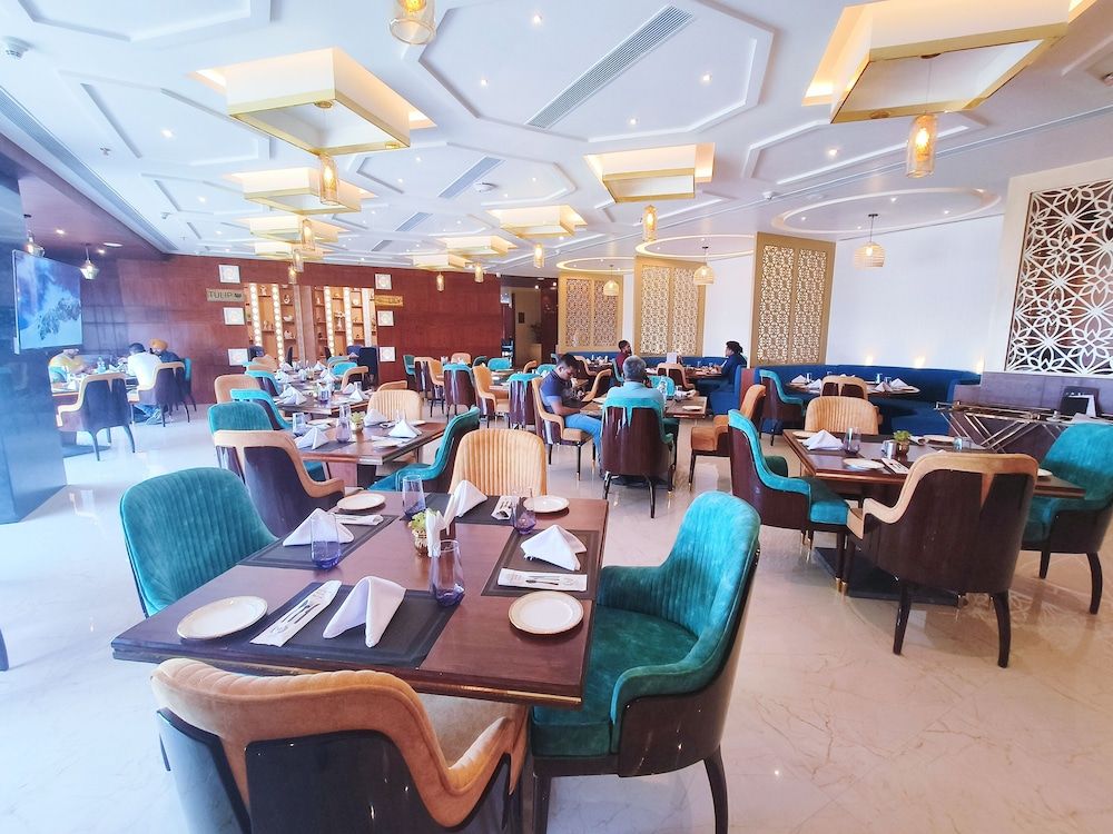 undefined Mariton Hotel 7