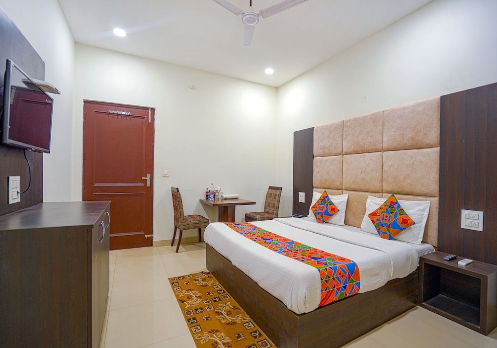 undefined Fabhotel Grand Inn 9