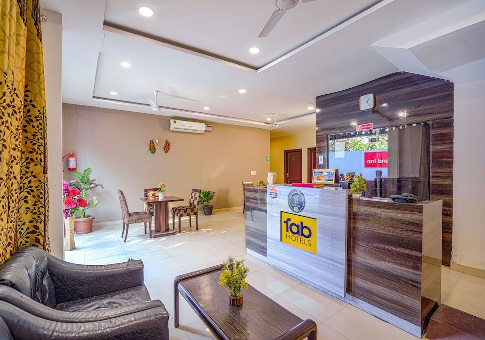 undefined Fabhotel Grand Inn 2