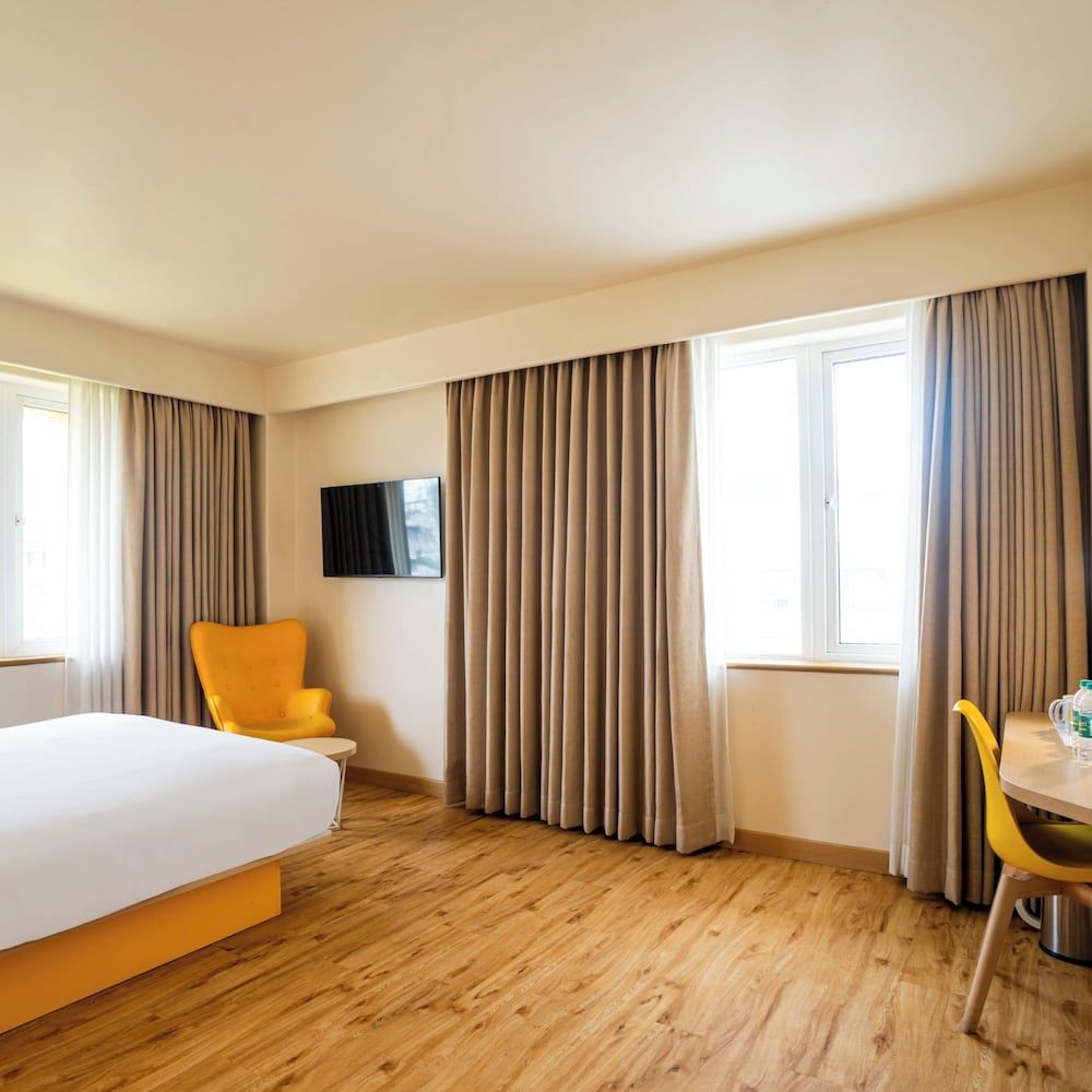 Bloom Hotel - Jammu Standard Queen Room 3