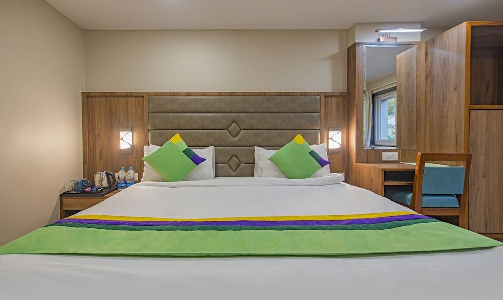 Treebo Gyani's Deluxe Double Room 3