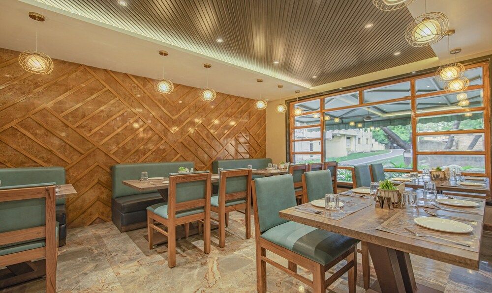 Food & Dining